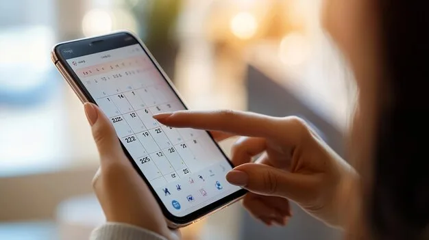 Mulher segurando um smartphone e navegando em um calendário digital, planejando compromissos e eventos futuros.